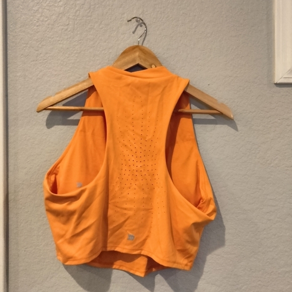 NWT all in motion crop tank top - Picture 2 of 4